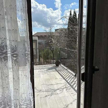 דירות טביליסי Three Palms House מראה חיצוני תמונה