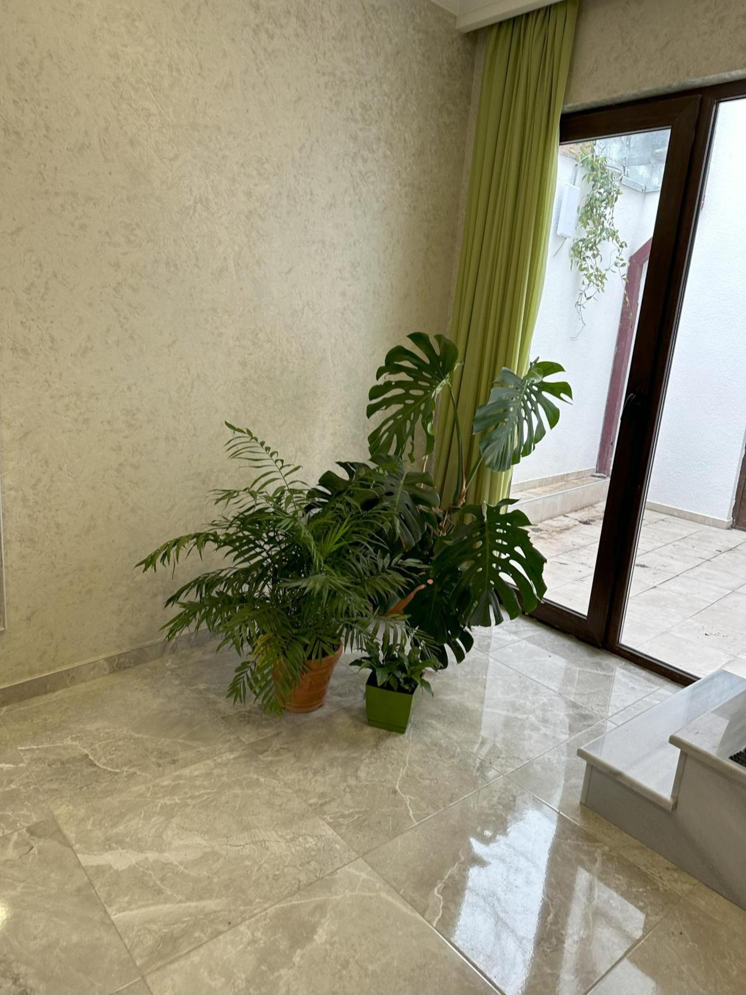 Three Palms House Apartment *