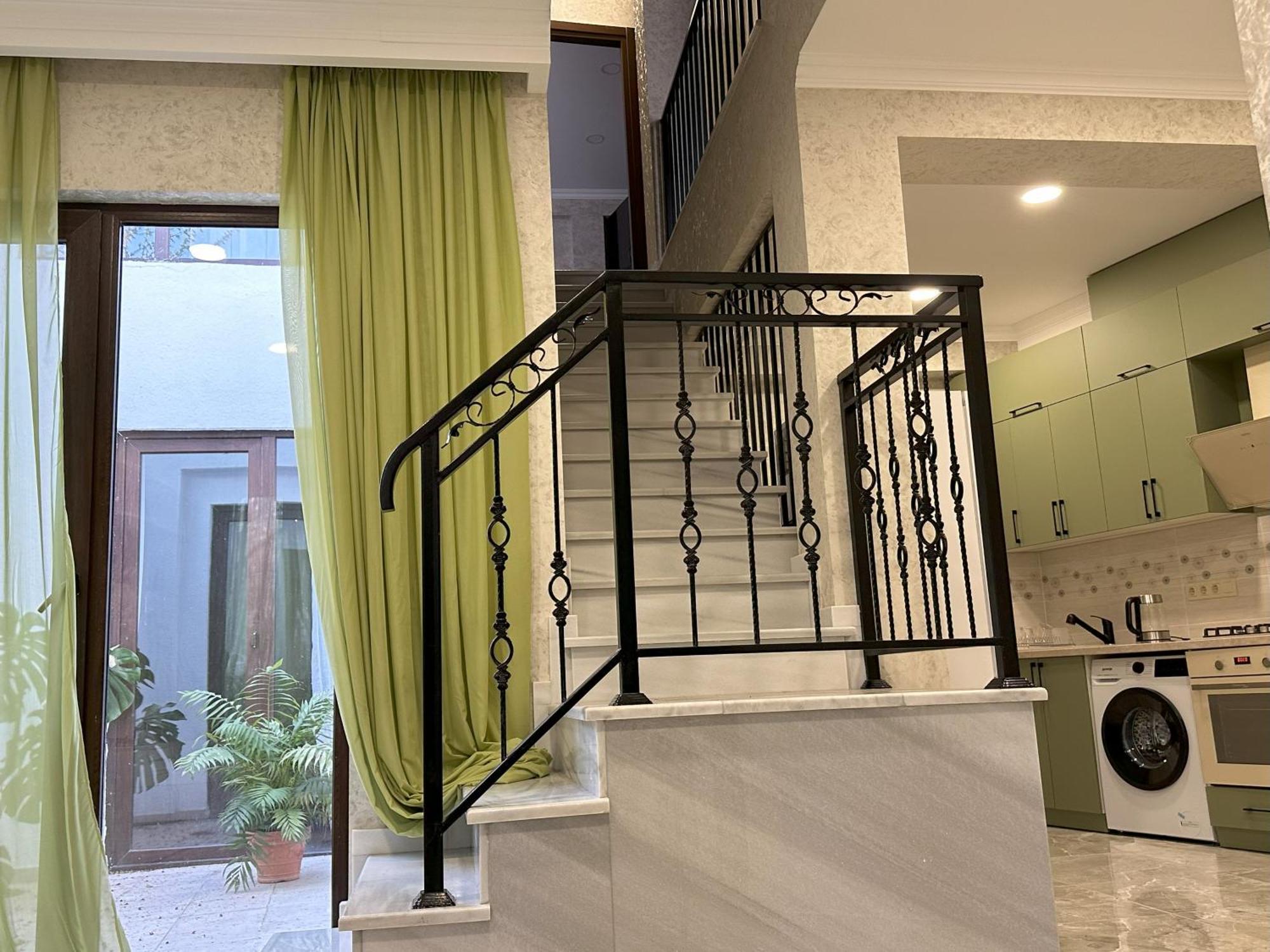 Three Palms House Apartment