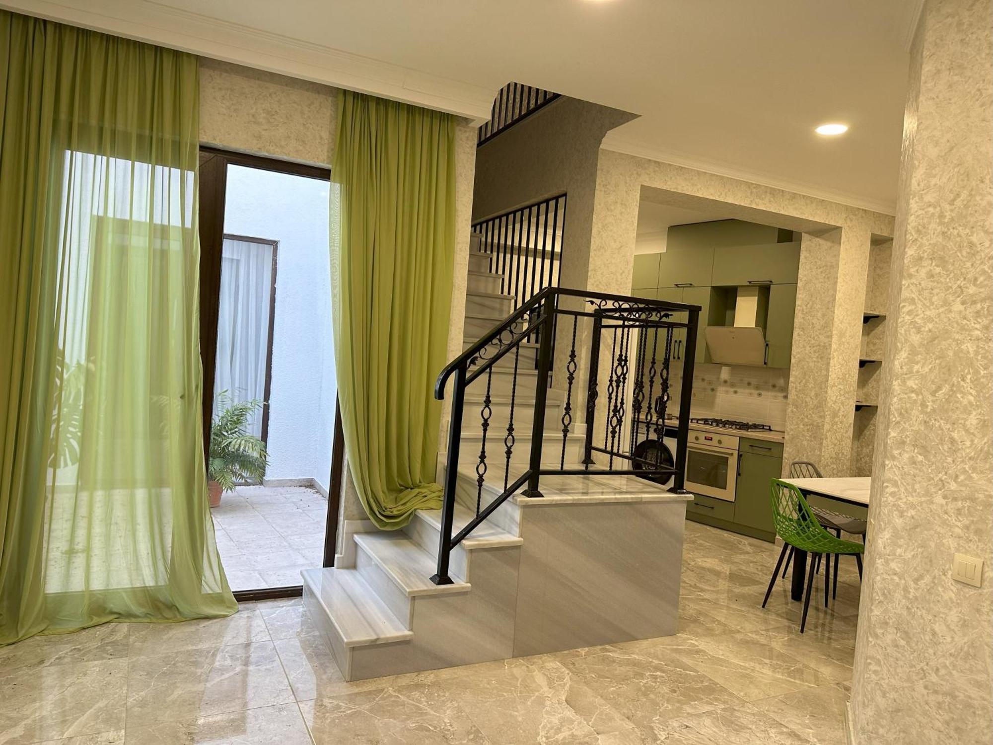 Apartment Three Palms House *