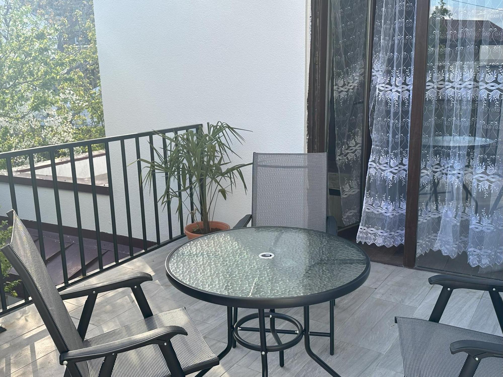 Apartment Three Palms House